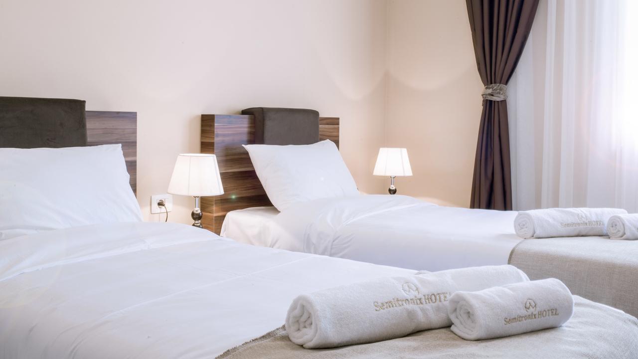 Semitronix Hotel Prishtina Pristina Eksteriør bilde