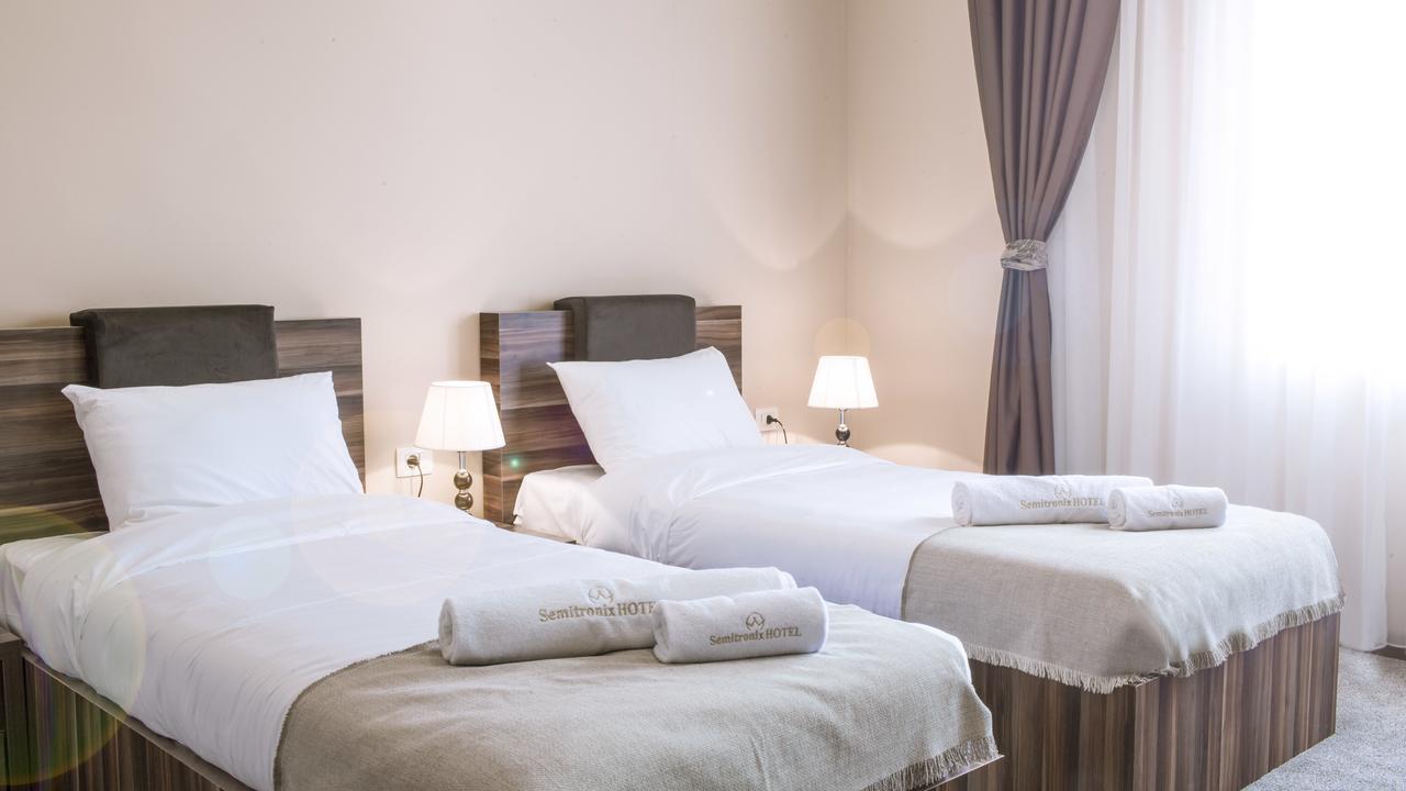 Semitronix Hotel Prishtina Pristina Eksteriør bilde