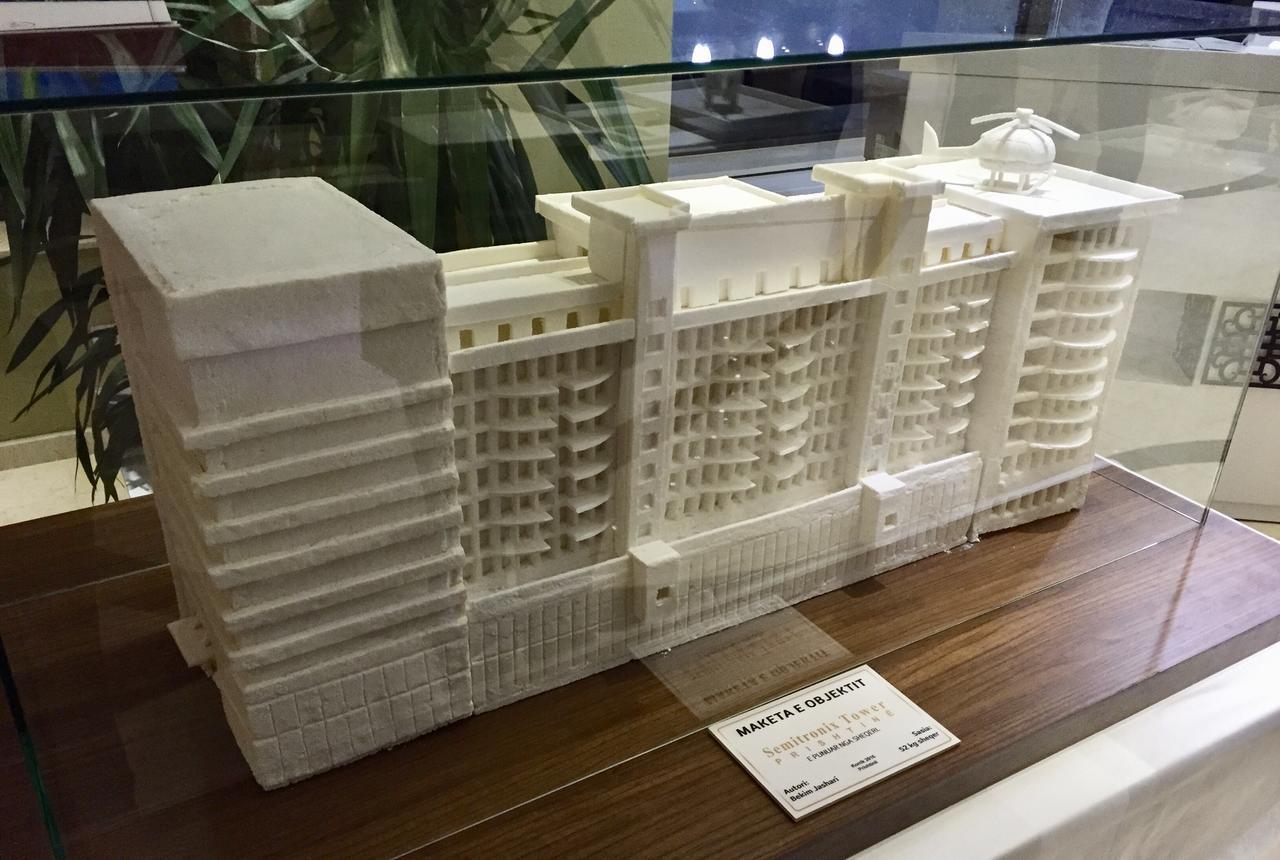 Semitronix Hotel Prishtina Pristina Eksteriør bilde