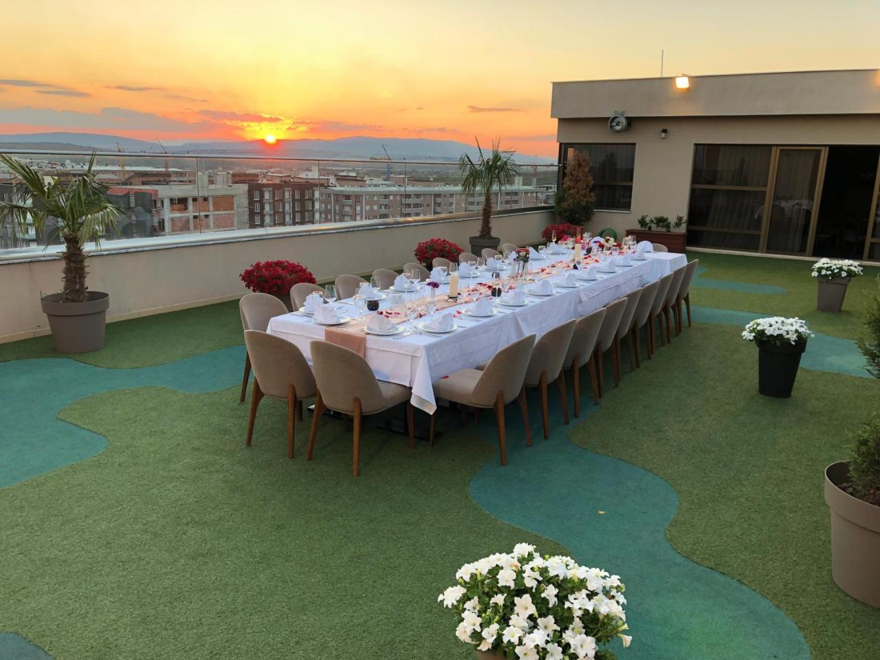Semitronix Hotel Prishtina Pristina Eksteriør bilde